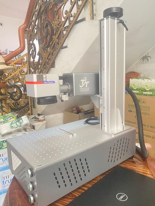 Máy khắc laser fiber kim loại mini