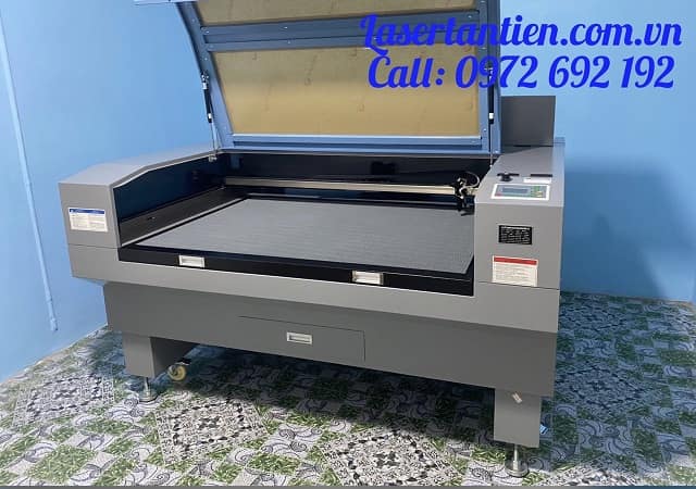 Máy laser 1390