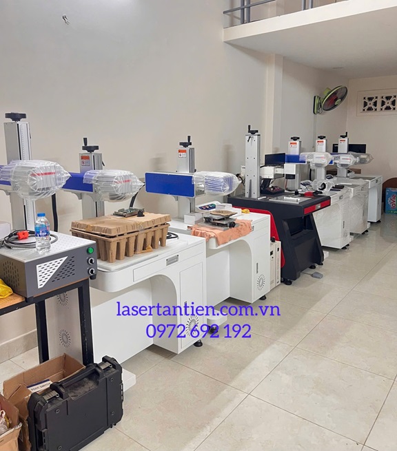 Máy khắc laser kim loại