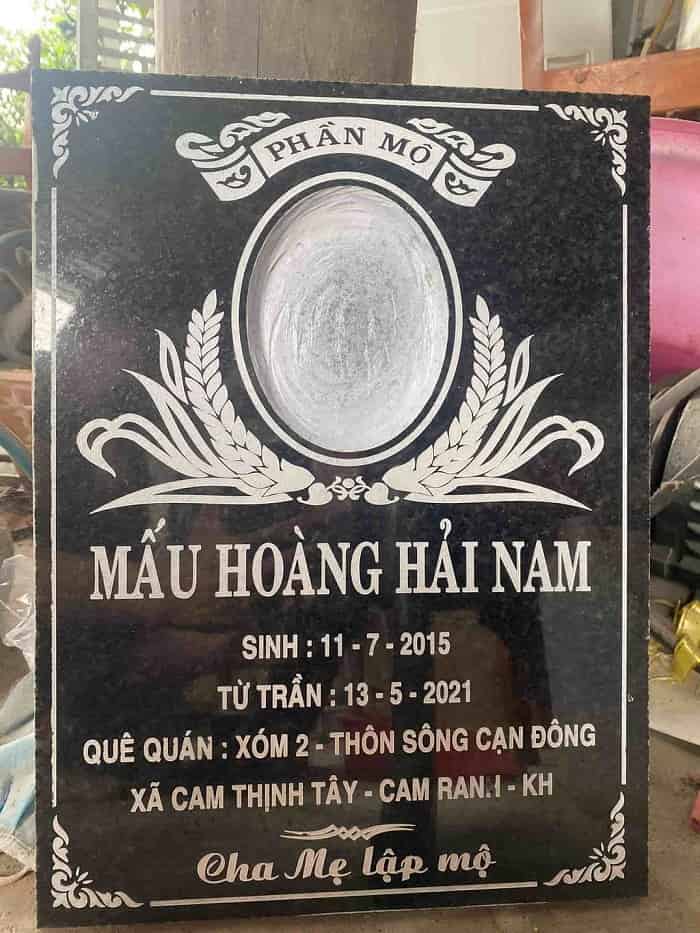 Máy khắc laser làm bia mộ