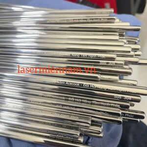 Khắc laser lên đũa inox