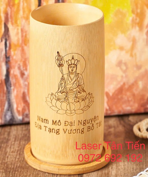 Khắc laser lên ly tre