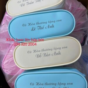 Khắc tên khắc chữ lên hộp bút