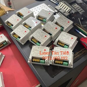 Khắc laser lên ổ điện, công tắc điện