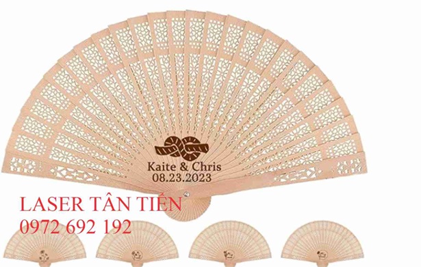 Khắc laser khắc logo lên quạt cầm tay